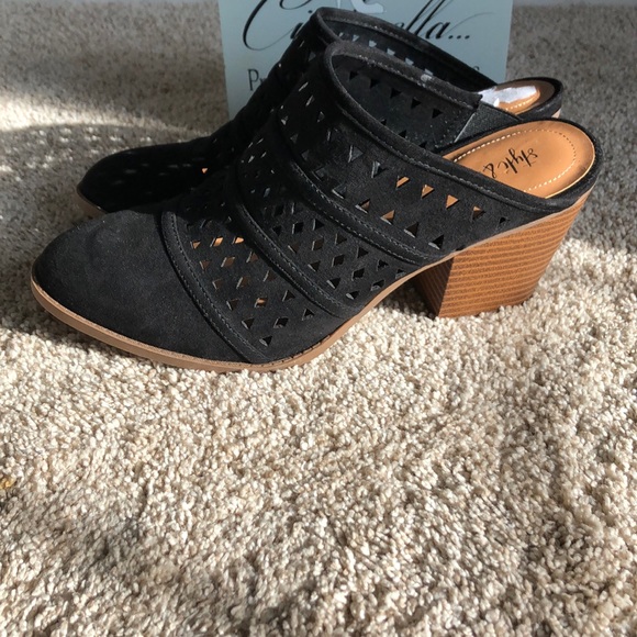 Brand new heeled mules - Picture 2 of 4
